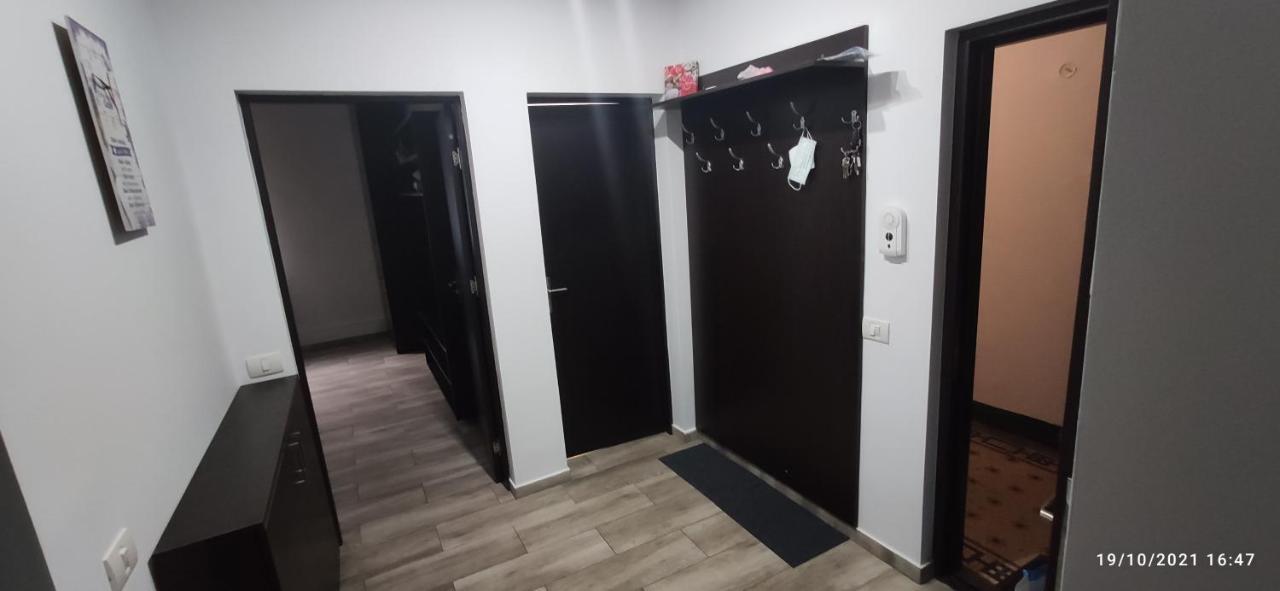 Christie'S 2 Central Apartment Bucharest Exterior photo