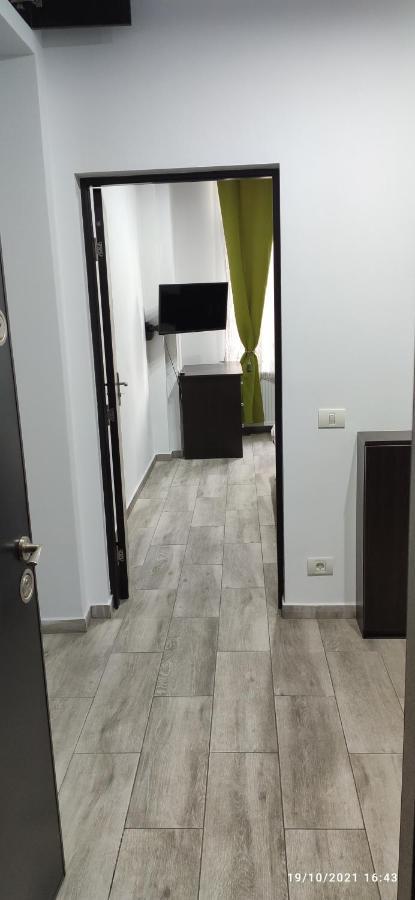 Christie'S 2 Central Apartment Bucharest Exterior photo